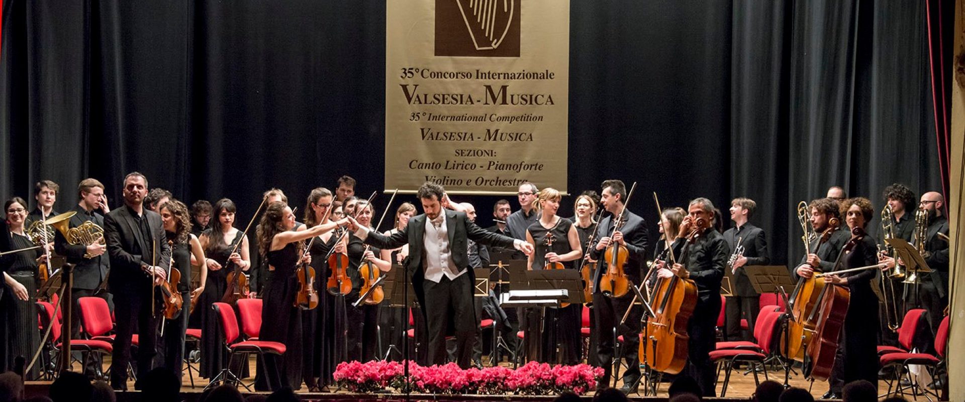 Orchestra_Vivaldi_Lorenzo_Passerini_direttore-1635234076634.jpg--